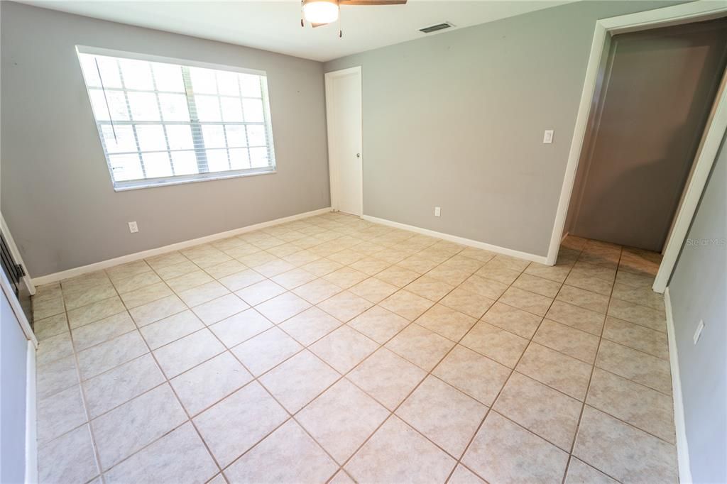 PRIMARY BEDROOM W ENSUITE BATH