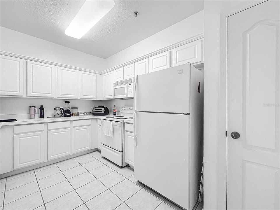 For Sale: $225,000 (2 beds, 2 baths, 1186 Square Feet)