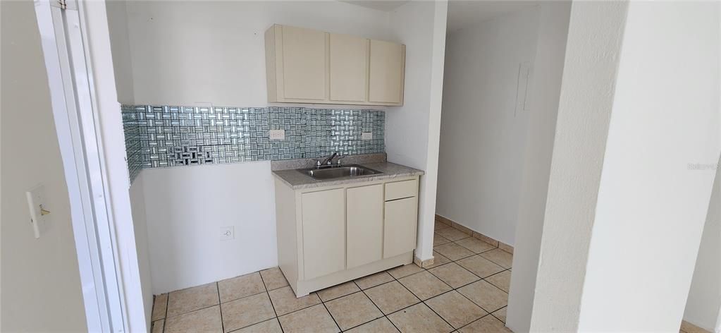 Activo con contrato: $158,000 (3 camas, 2 baños, 875 Pies cuadrados)