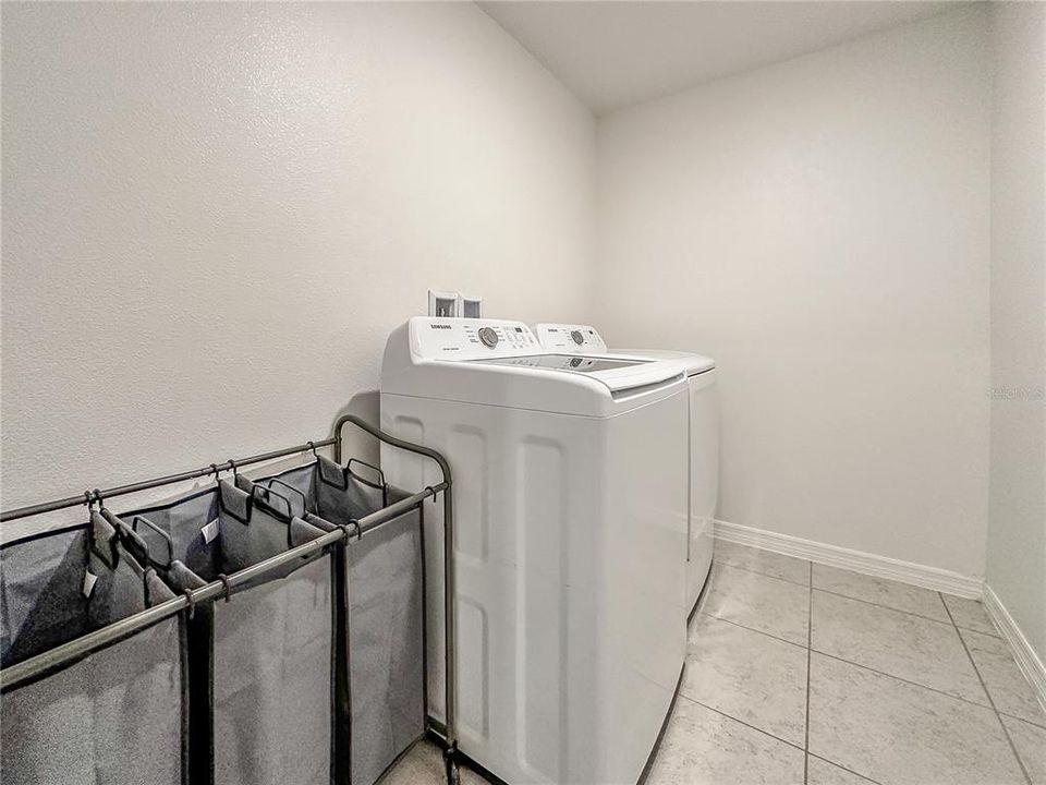 Active With Contract: $2,400 (4 beds, 2 baths, 2155 Square Feet)