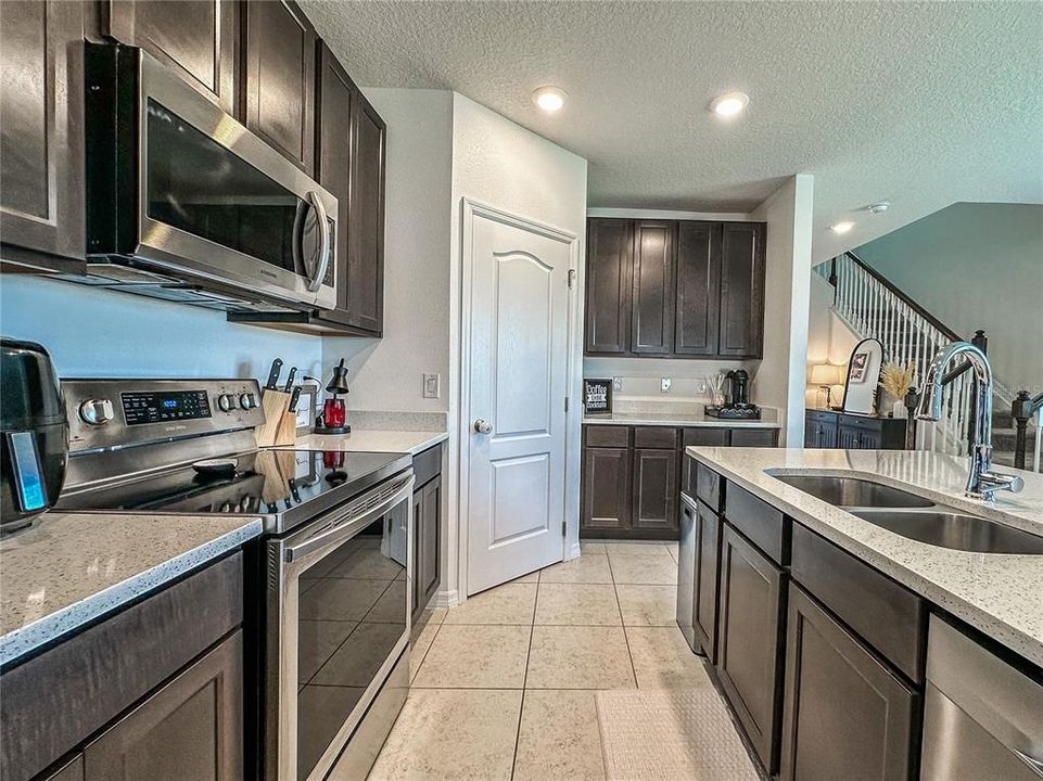 Active With Contract: $2,400 (4 beds, 2 baths, 2155 Square Feet)