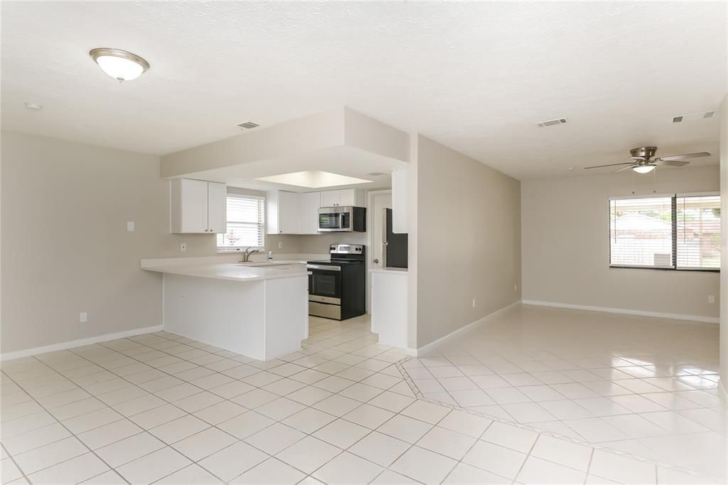 For Rent: $2,455 (3 beds, 2 baths, 1580 Square Feet)