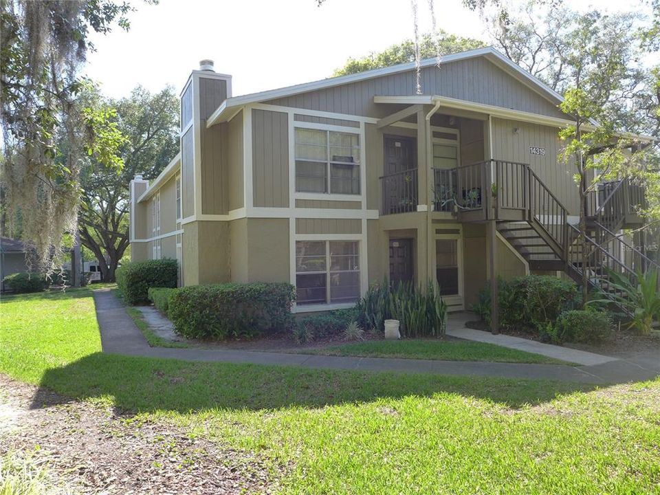 For Sale: $167,000 (2 beds, 2 baths, 912 Square Feet)