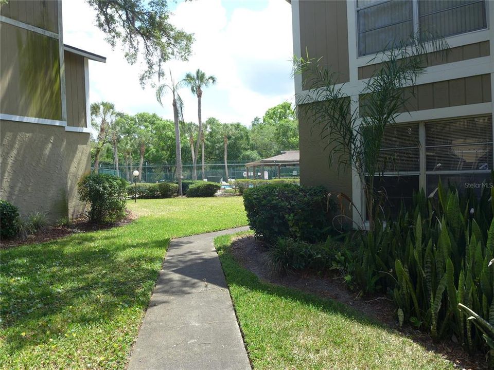 For Sale: $167,000 (2 beds, 2 baths, 912 Square Feet)