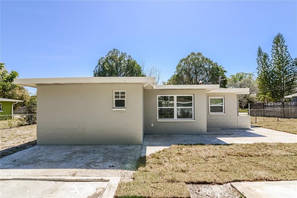 For Rent: $2,375 (4 beds, 2 baths, 1375 Square Feet)