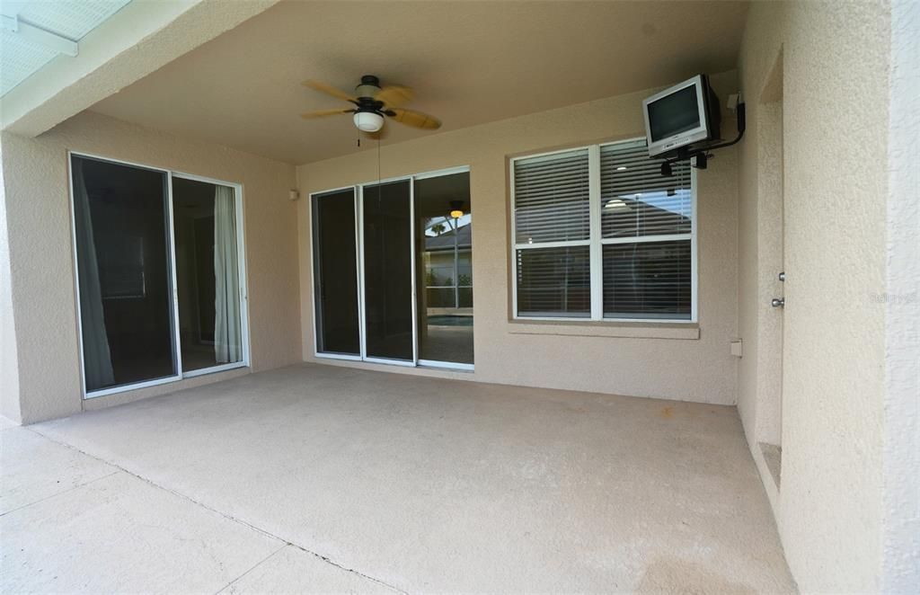 Active With Contract: $2,600 (4 beds, 3 baths, 2577 Square Feet)