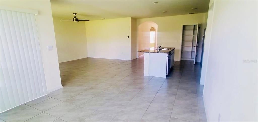 For Rent: $2,100 (3 beds, 2 baths, 1690 Square Feet)