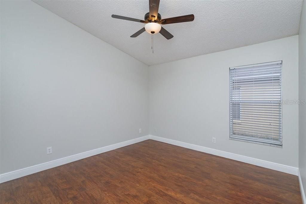 For Rent: $2,547 (4 beds, 2 baths, 1929 Square Feet)