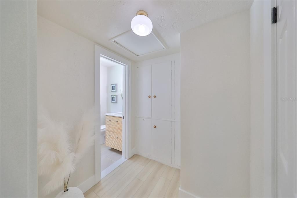 Active With Contract: $479,000 (2 beds, 2 baths, 1000 Square Feet)