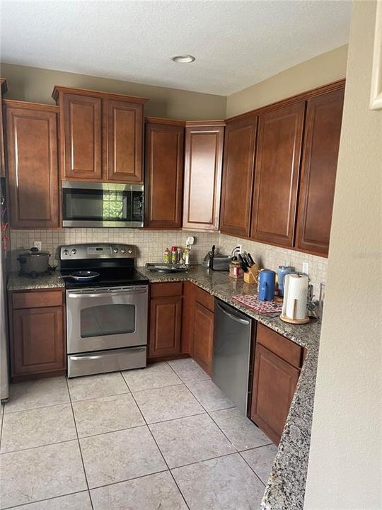 For Rent: $2,500 (3 beds, 2 baths, 1480 Square Feet)