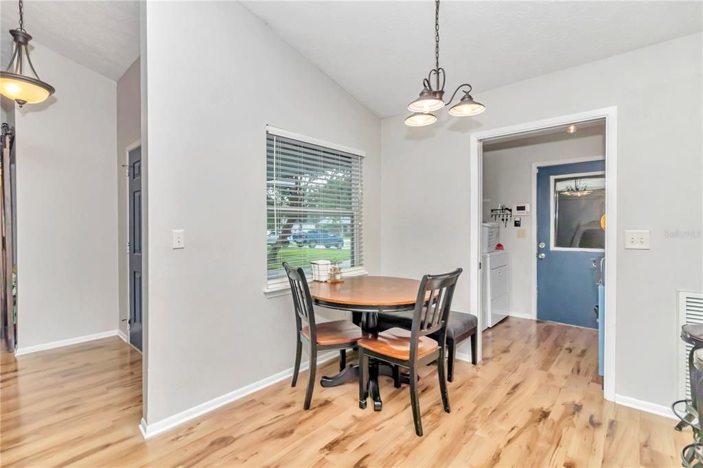 For Sale: $305,000 (3 beds, 2 baths, 1621 Square Feet)