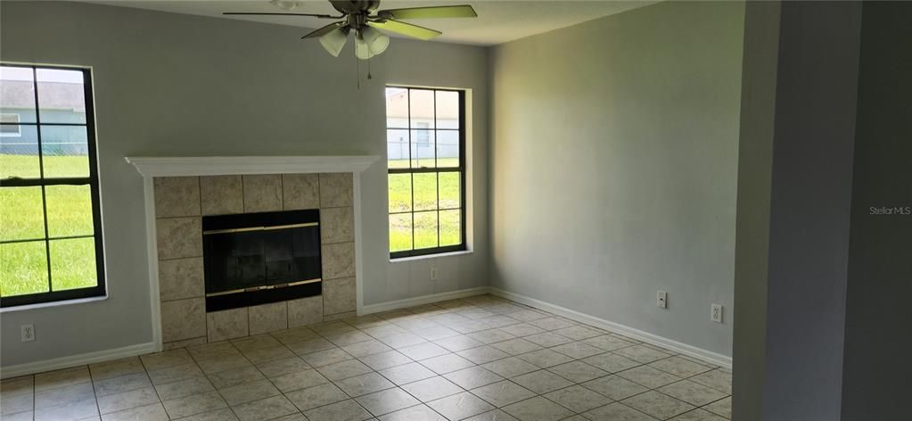 For Rent: $1,650 (3 beds, 2 baths, 1676 Square Feet)