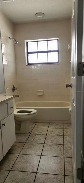 For Rent: $1,650 (3 beds, 2 baths, 1676 Square Feet)