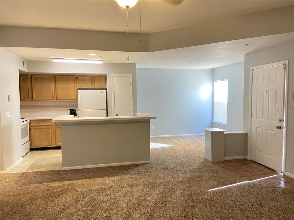 For Rent: $1,325 (1 beds, 1 baths, 823 Square Feet)