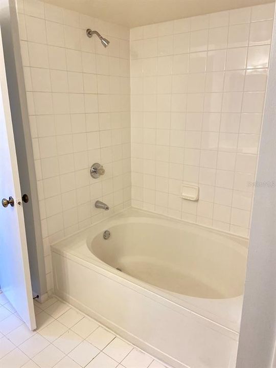 For Rent: $1,325 (1 beds, 1 baths, 823 Square Feet)