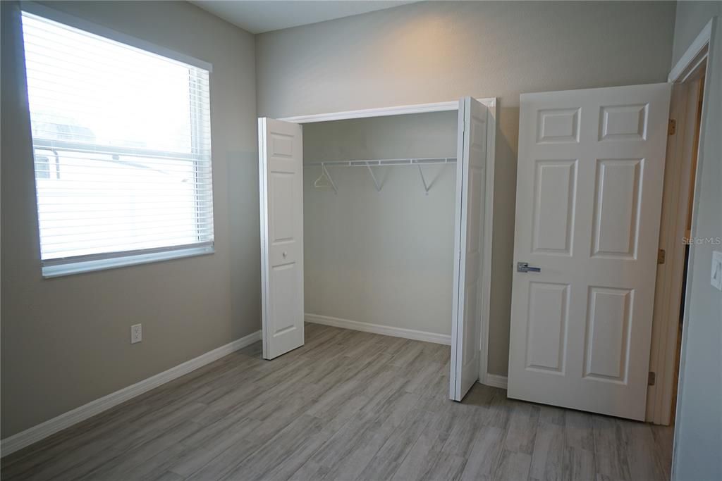 Active With Contract: $2,500 (3 beds, 3 baths, 1352 Square Feet)