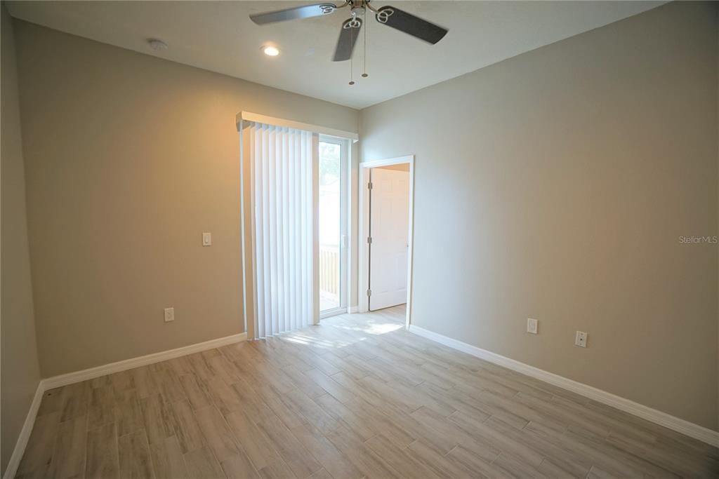 Active With Contract: $2,500 (3 beds, 3 baths, 1352 Square Feet)