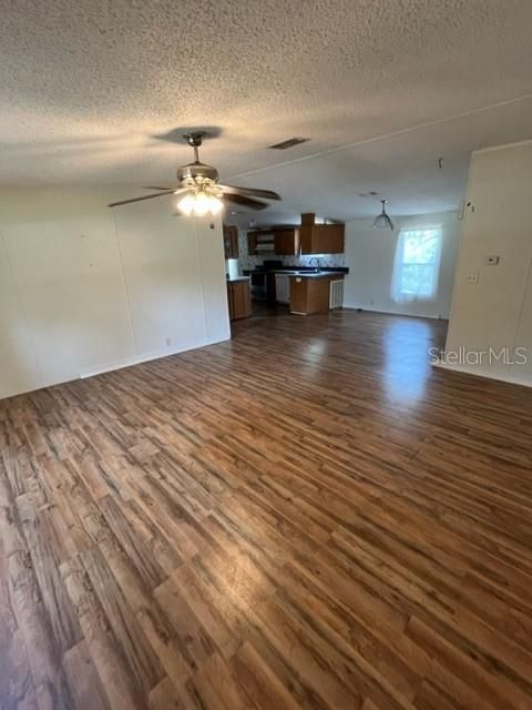 For Sale: $225,990 (3 beds, 2 baths, 1296 Square Feet)