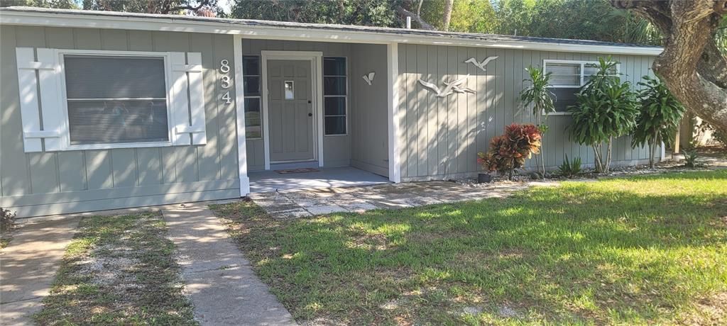 Active With Contract: $2,450 (3 beds, 2 baths, 1264 Square Feet)