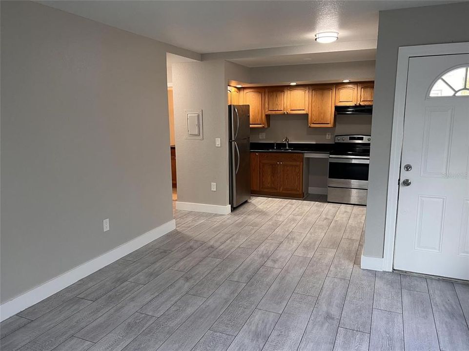 For Rent: $1,495 (1 beds, 1 baths, 575 Square Feet)