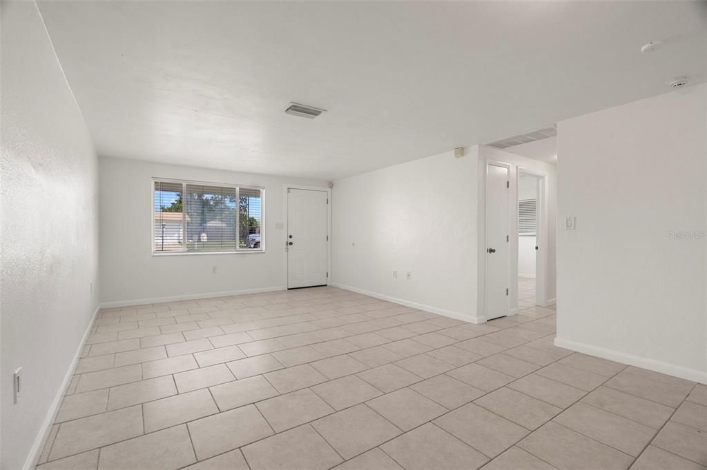 Active With Contract: $265,000 (2 beds, 2 baths, 1128 Square Feet)