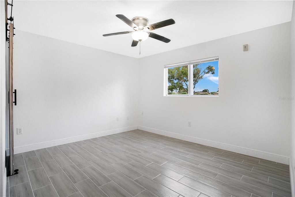 Active With Contract: $1,700 (3 beds, 2 baths, 700 Square Feet)