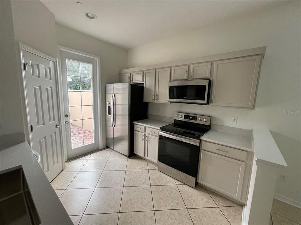 For Rent: $2,800 (4 beds, 3 baths, 1504 Square Feet)