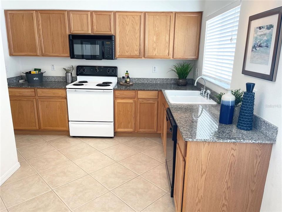 For Rent: $1,850 (3 beds, 2 baths, 1290 Square Feet)