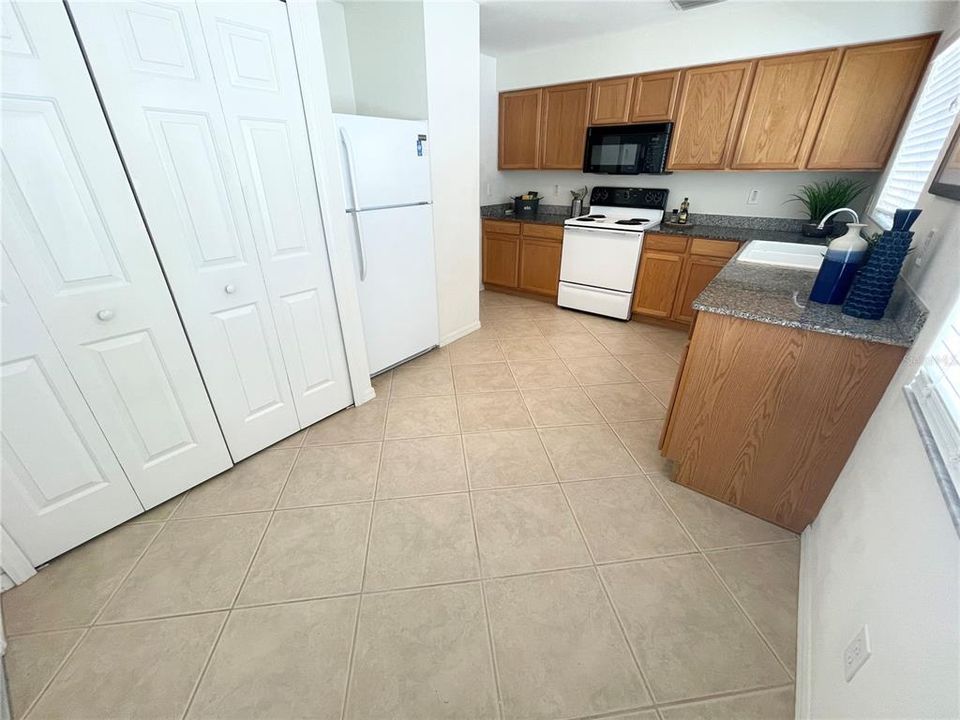 For Rent: $1,850 (3 beds, 2 baths, 1290 Square Feet)