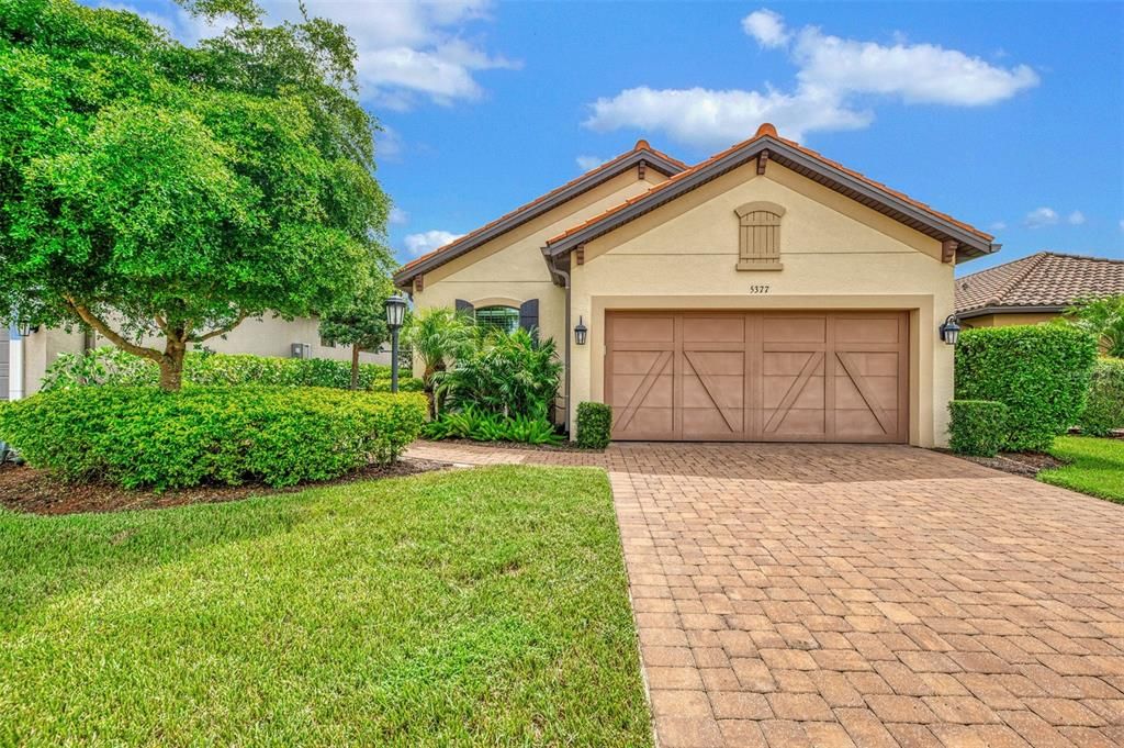 Active With Contract: $779,000 (3 beds, 2 baths, 1918 Square Feet)