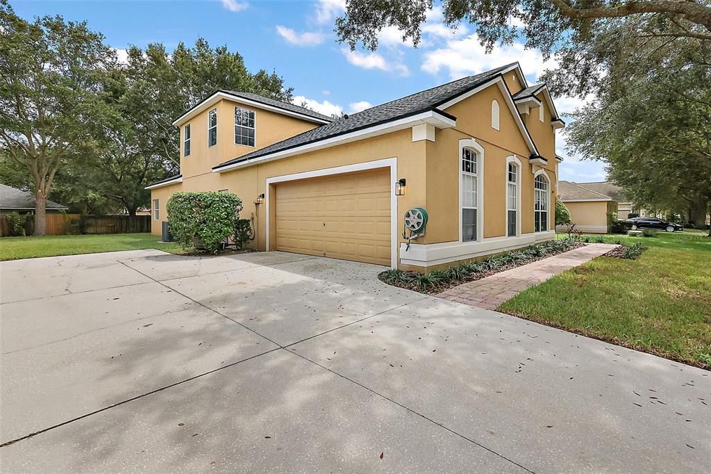 For Sale: $499,990 (4 beds, 2 baths, 2307 Square Feet)