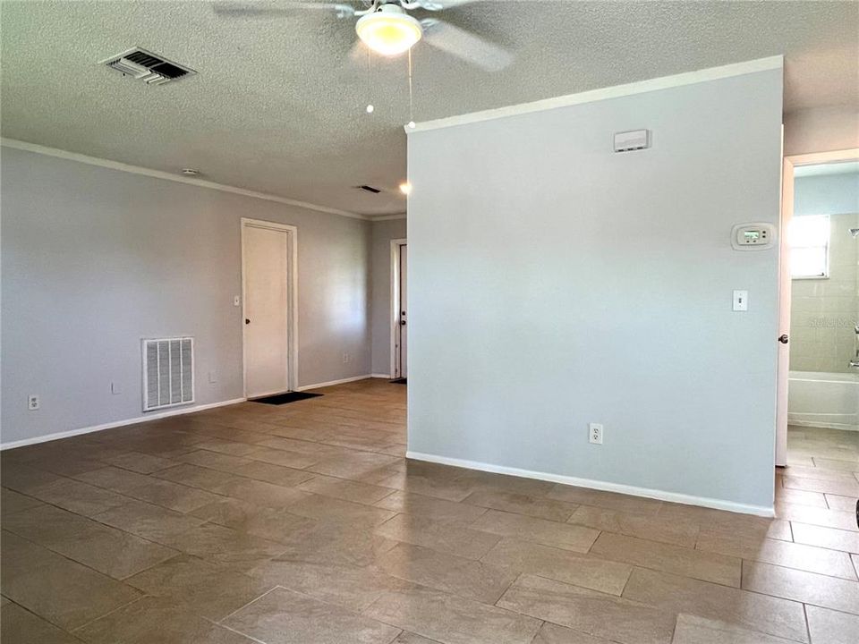 For Rent: $1,495 (2 beds, 1 baths, 768 Square Feet)