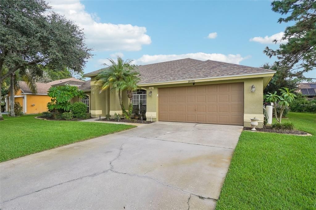 Active With Contract: $539,000 (4 beds, 2 baths, 2463 Square Feet)