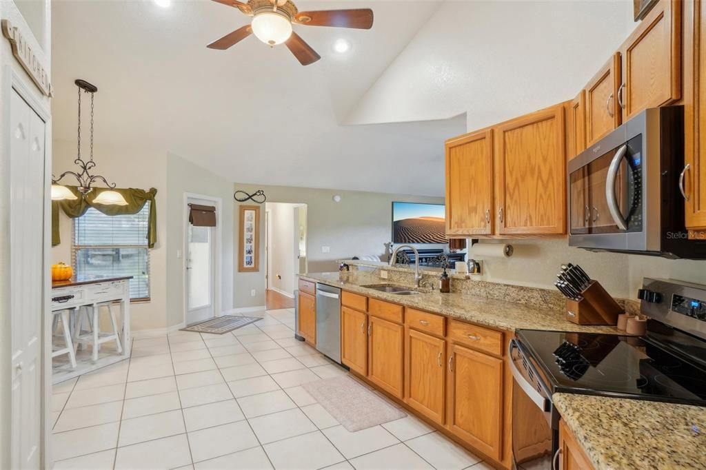 Active With Contract: $539,000 (4 beds, 2 baths, 2463 Square Feet)