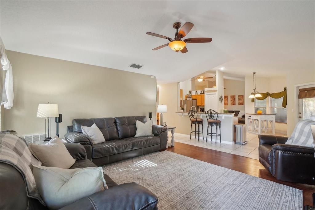 Active With Contract: $539,000 (4 beds, 2 baths, 2463 Square Feet)