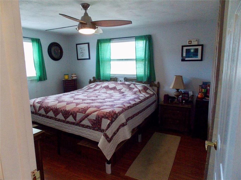 For Sale: $249,000 (2 beds, 1 baths, 1000 Square Feet)