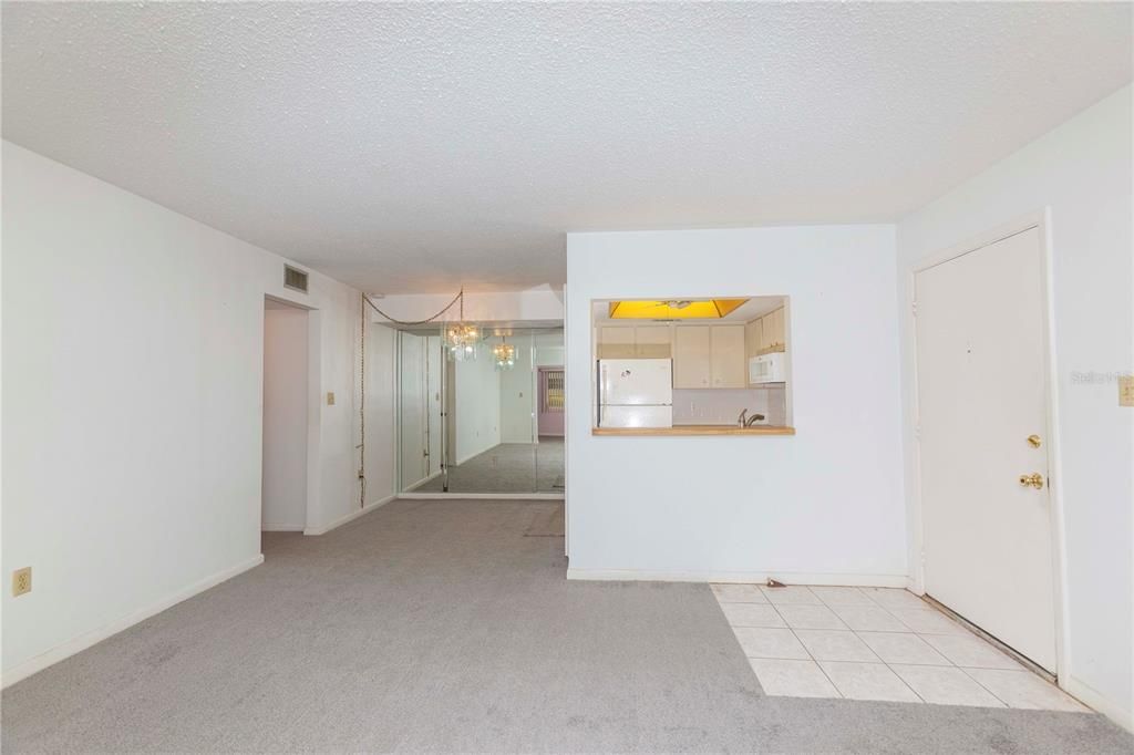 For Sale: $125,000 (2 beds, 2 baths, 1088 Square Feet)