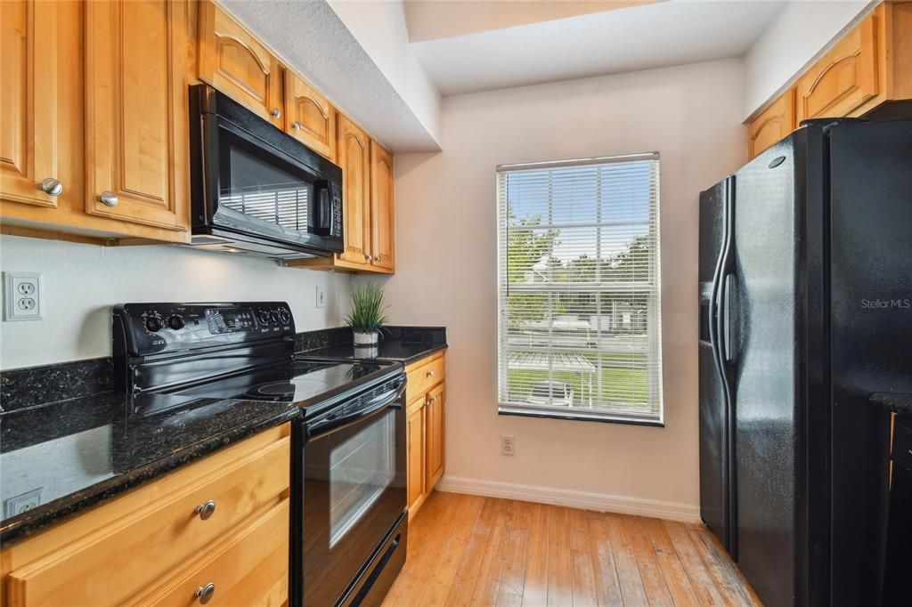 For Sale: $228,000 (1 beds, 1 baths, 1132 Square Feet)