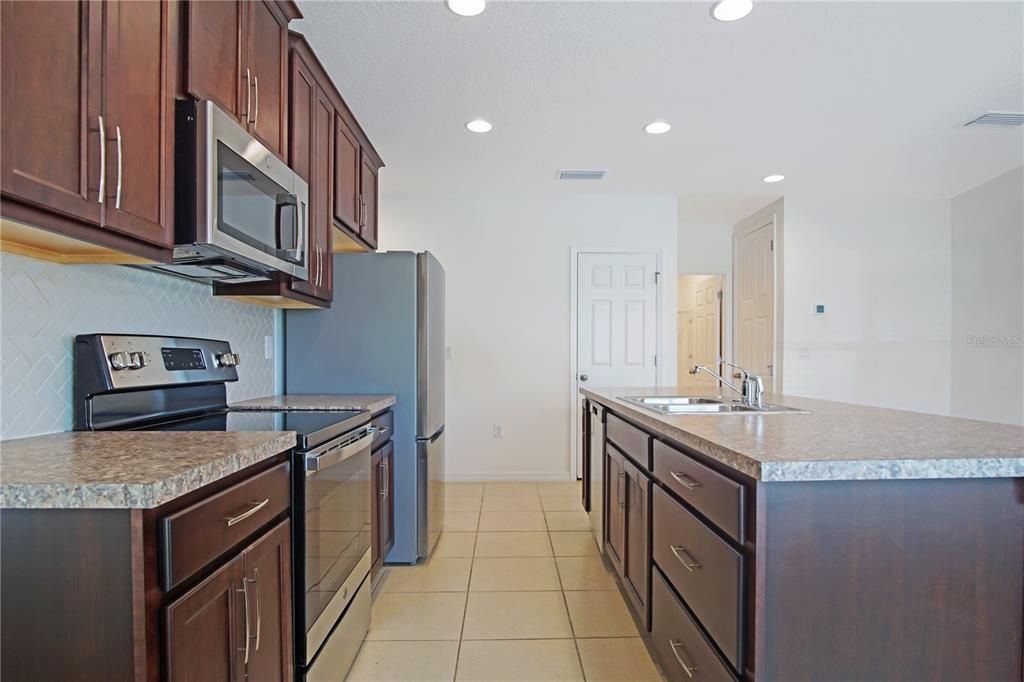 For Sale: $349,500 (4 beds, 2 baths, 1495 Square Feet)