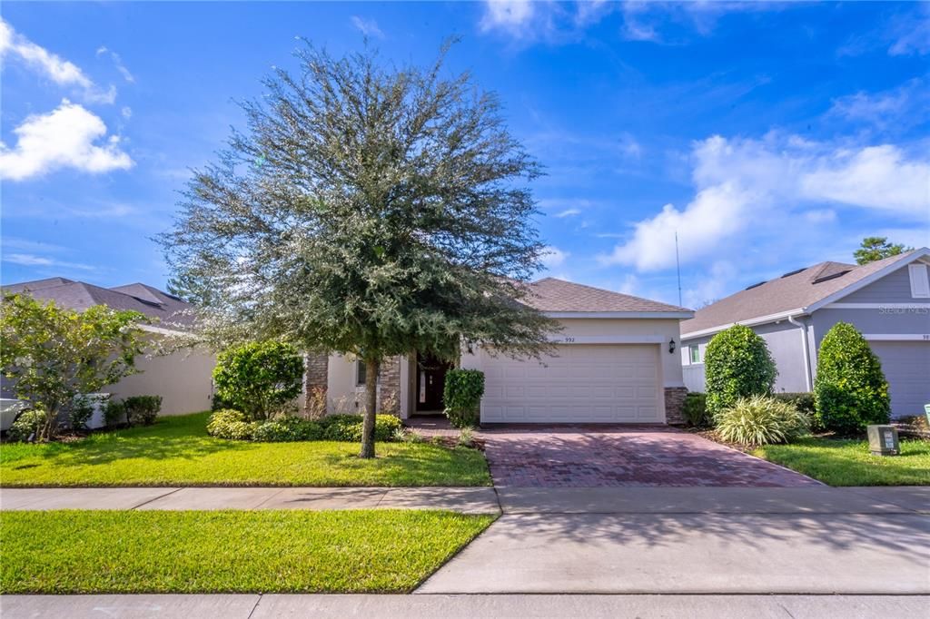 For Sale: $395,000 (3 beds, 2 baths, 1988 Square Feet)