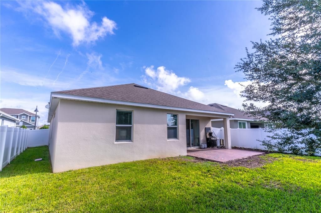 For Sale: $395,000 (3 beds, 2 baths, 1988 Square Feet)