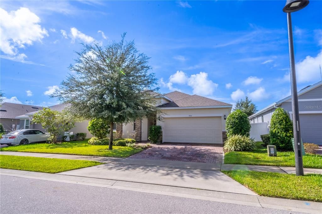 For Sale: $395,000 (3 beds, 2 baths, 1988 Square Feet)