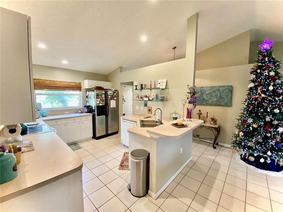 For Sale: $450,000 (3 beds, 2 baths, 1530 Square Feet)