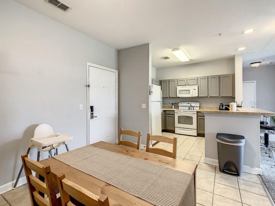 For Rent: $1,800 (2 beds, 2 baths, 1080 Square Feet)