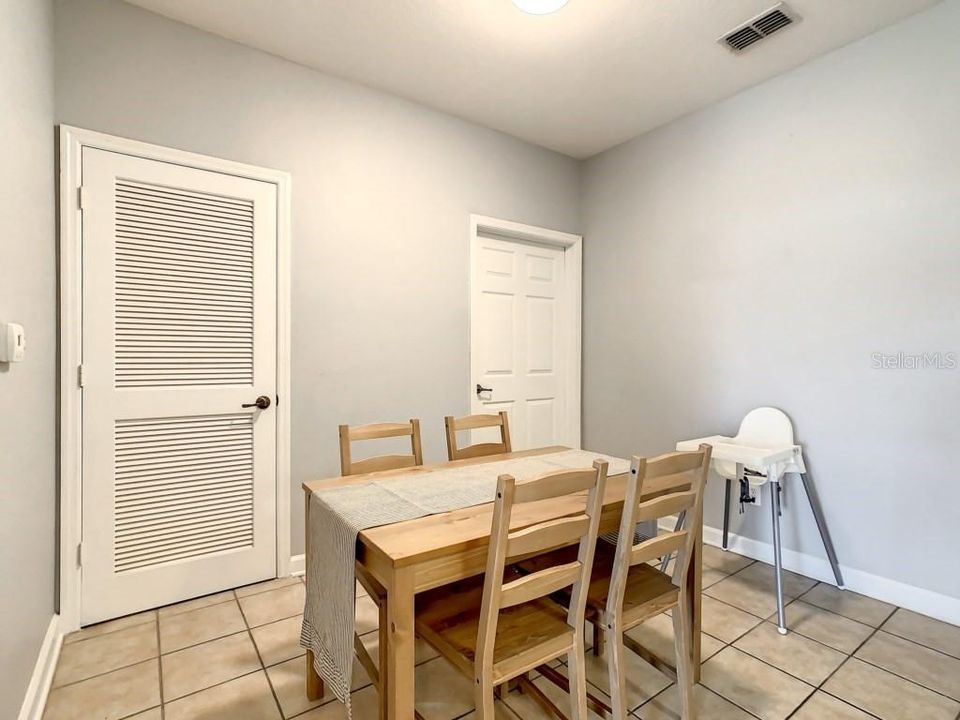 For Rent: $1,800 (2 beds, 2 baths, 1080 Square Feet)