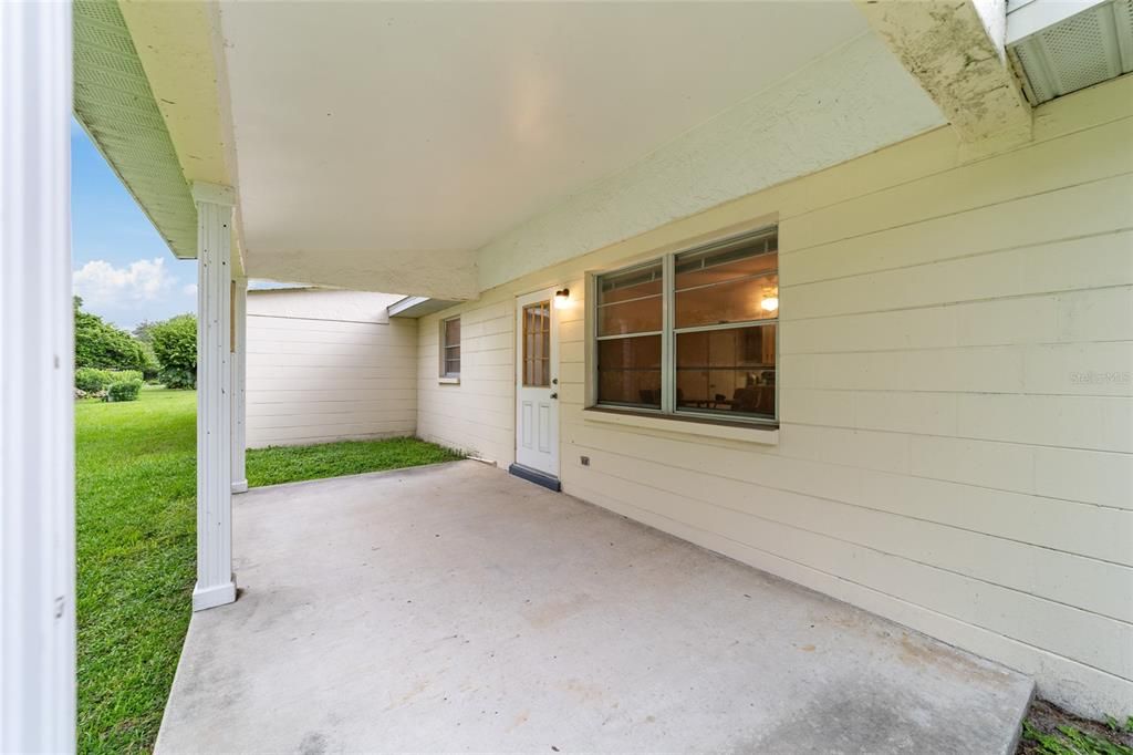 For Sale: $142,000 (2 beds, 2 baths, 1369 Square Feet)