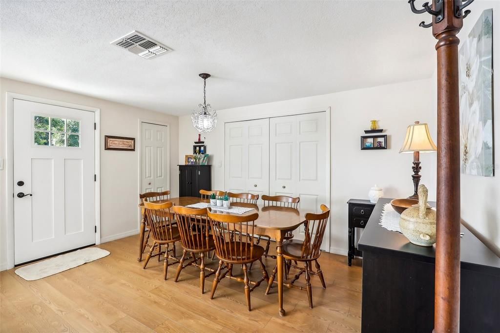 For Sale: $385,000 (3 beds, 2 baths, 1763 Square Feet)