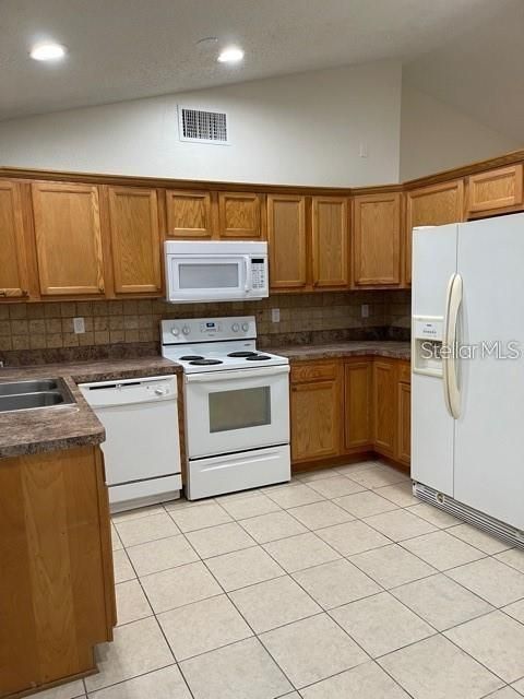 For Rent: $1,895 (2 beds, 2 baths, 976 Square Feet)