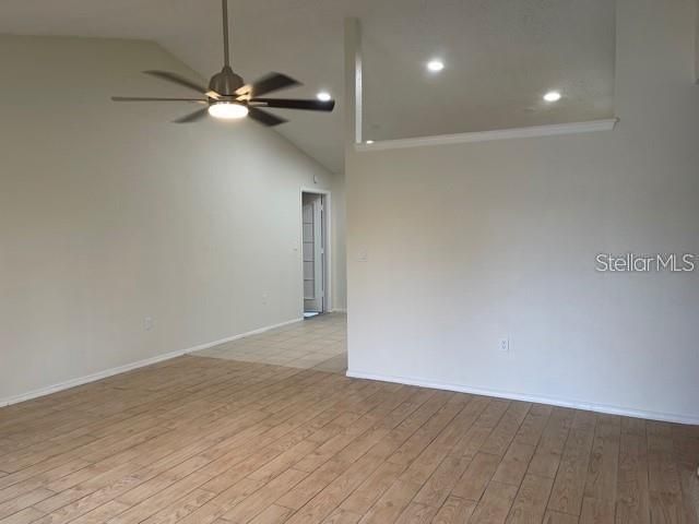 For Rent: $1,895 (2 beds, 2 baths, 976 Square Feet)