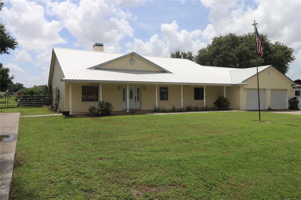 additional parking and gate to backyard